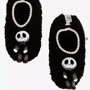 Disney Jack Skellington Sherpa cozy slippers / women’s one size / NEW with tags